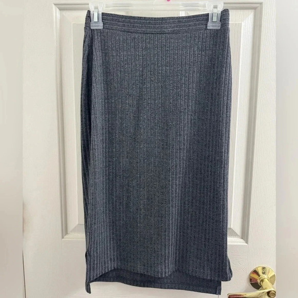 Apt. 9 Pencil Skirt Solid Gray Small Ribbed Knit Elastic Waist Pull On Body Con - Picture 5 of 6